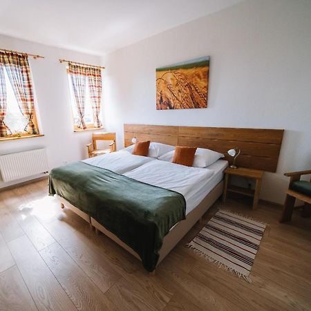 BIO Farma&Penzión Zlatý Hýľ Novacany Exterior foto