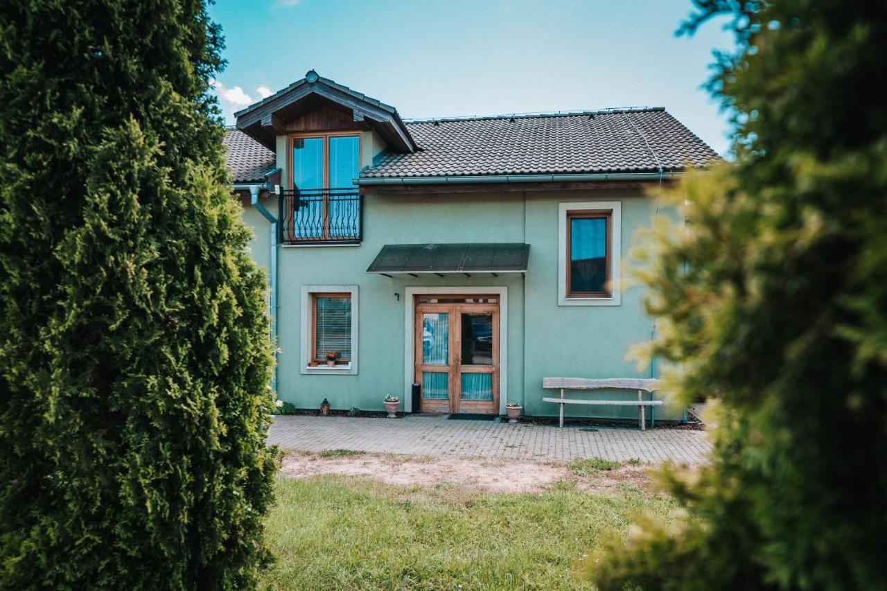 BIO Farma&Penzión Zlatý Hýľ Novacany Exterior foto